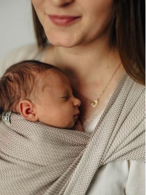 LennyLamb chusta – od noworodka do przedszkolaka, z komfortem