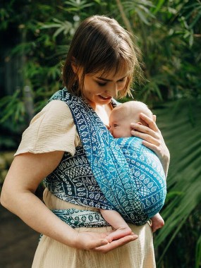 LennyLamb baby wrap – ergonomic and soft from birth to preschool