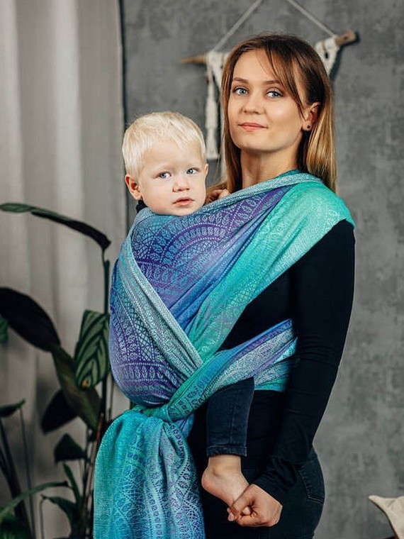 LennyLamb baby wrap – ergonomic and soft from birth to preschool