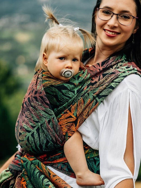 LennyLamb baby wrap – ergonomic and soft from birth to preschool