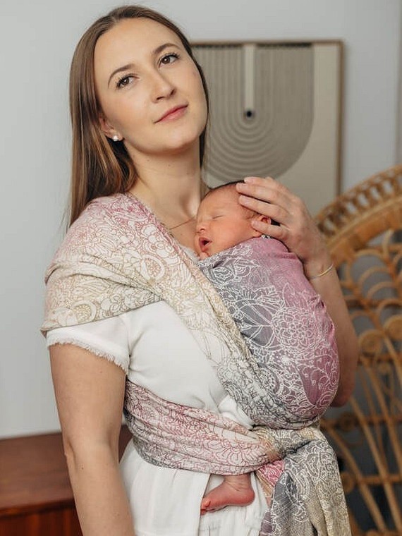 LennyLamb baby wrap – ergonomic and soft from birth to preschool