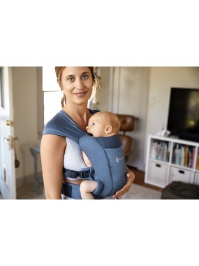 Ergobaby Embrace – miękkie i kompaktowe nosidełko od urodzenia