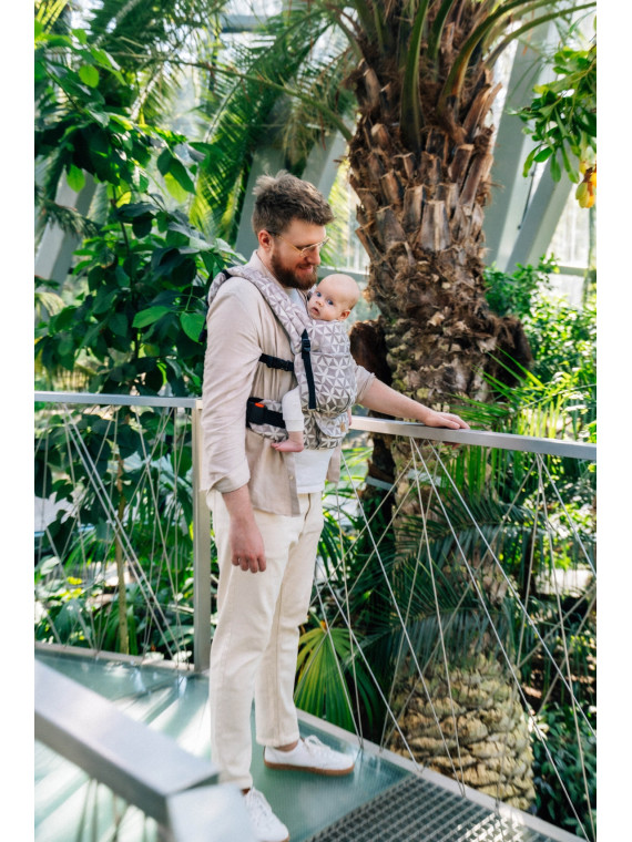 LennyLight – lightweight and intuitive baby carrier