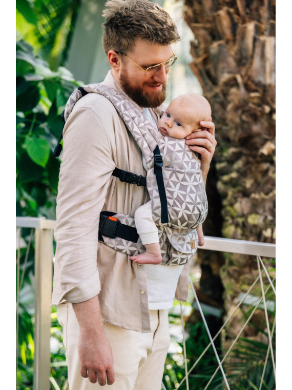 LennyLight – lightweight and intuitive baby carrier