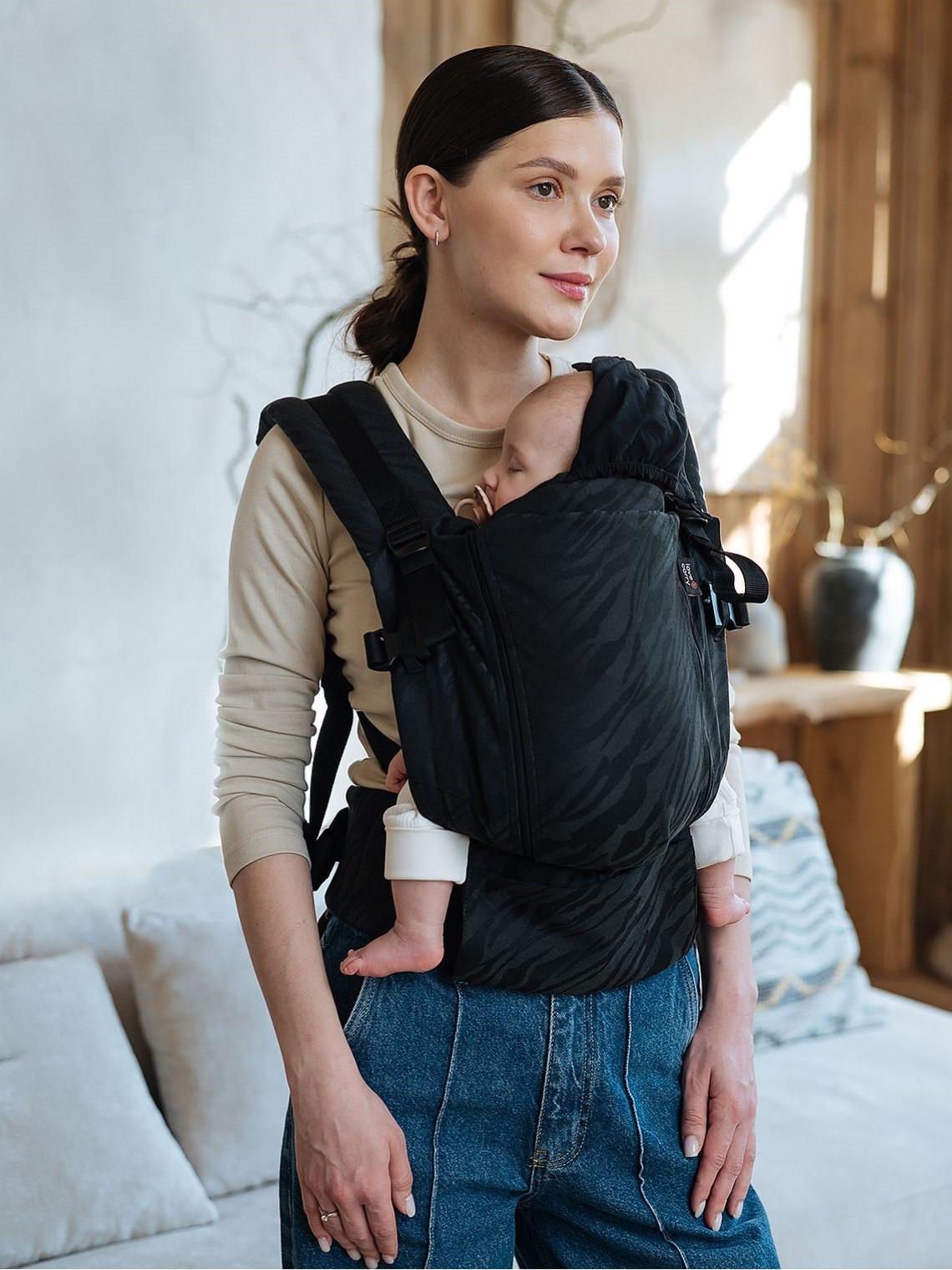 Love & Carry ONE – wygodne nosidełko od urodzenia