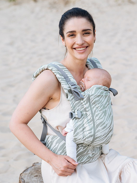 Love & Carry ONE – comfortable baby carrier from newborn