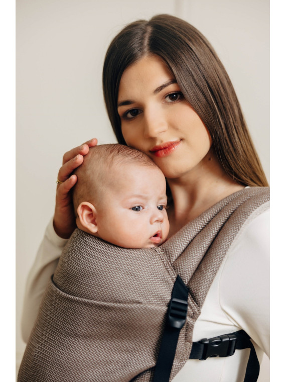 LennyLight – lightweight and intuitive baby carrier