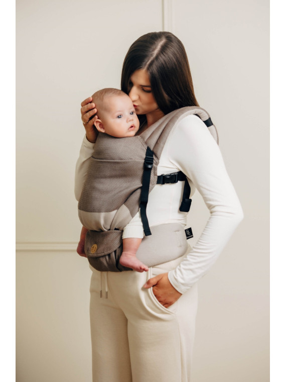 LennyLight – lightweight and intuitive baby carrier