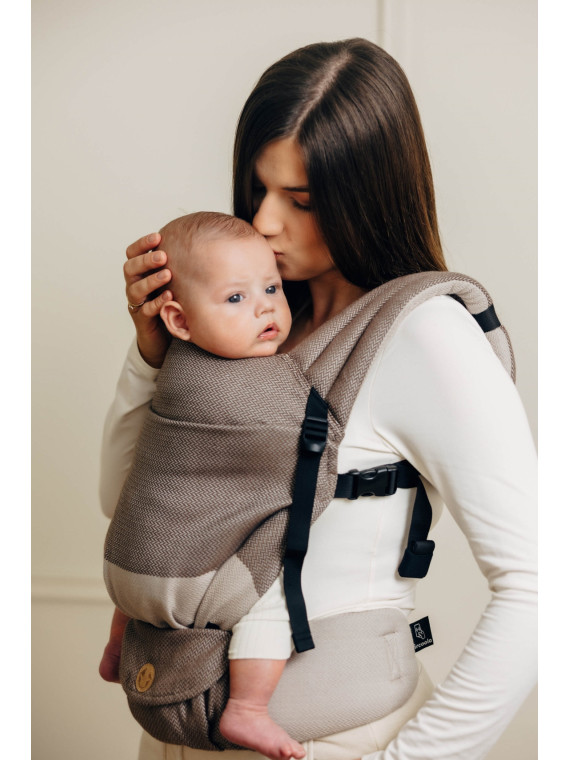 LennyLight – lightweight and intuitive baby carrier