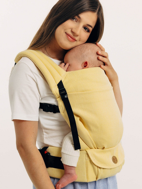 LennyLight – lightweight and intuitive baby carrier