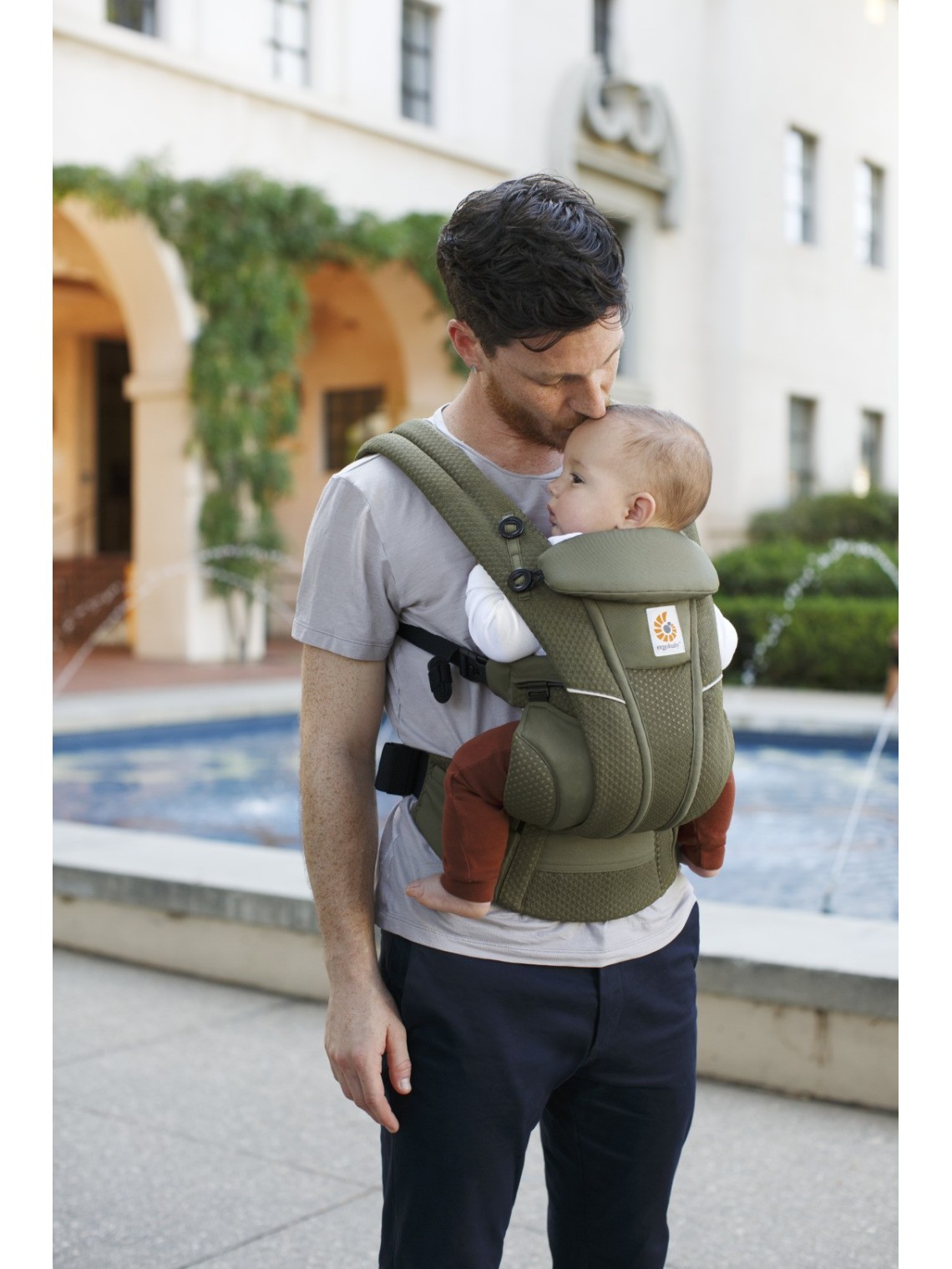 Ergobaby Omni Breeze – breathable comfort from newborn to toddler